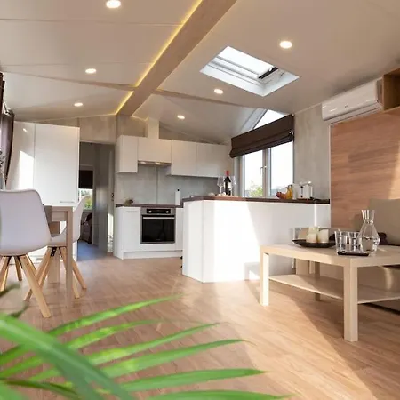 Gemuetliches, Voll Ausgestattes Tiny House